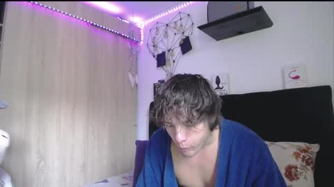 Santii online show from April 2026 04:40:02 PM