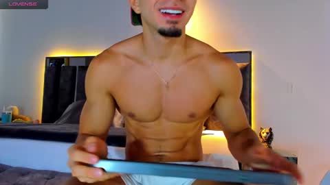 Santiago Seans online show from March 2025 05:03:02 PM