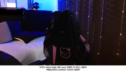 Liah Santos online show from October 2025 12:28:01 PM