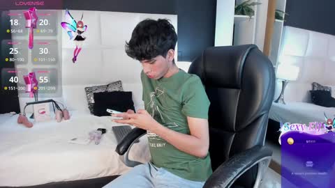 Santiago Carrington online show from December 2024 09:06:02 AM