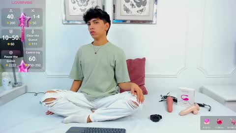 Santiago Carrington online show from January 2025 08:42:01 PM