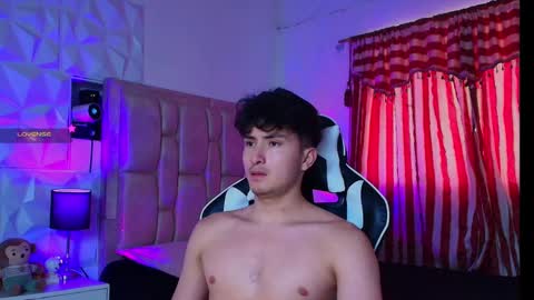 Santyago online show from January 2025 06:53:02 PM