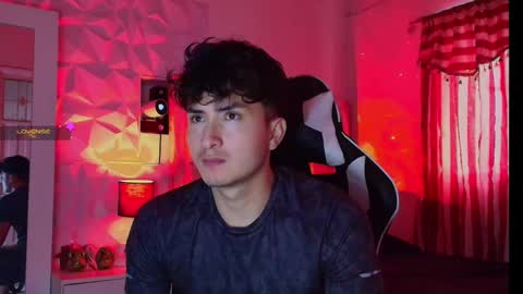 Santyago online show from January 2025 06:56:01 PM