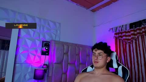 Santyago online show from March 2025 08:20:02 PM