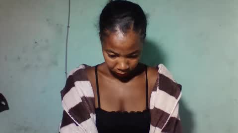 sanyah0123 online show from January 2026 01:54:01 AM