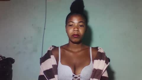 sanyah0123 online show from January 2026 03:56:01 AM