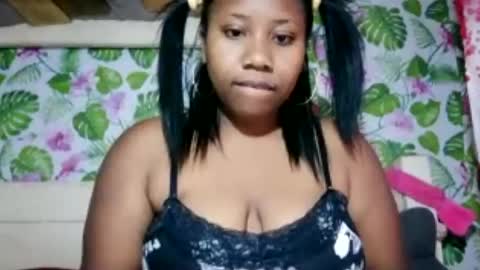 Snapshot of sanyah513 chatting on August 2026 12:18:01 PM sanya online show from August 2026 12:18:01 PM