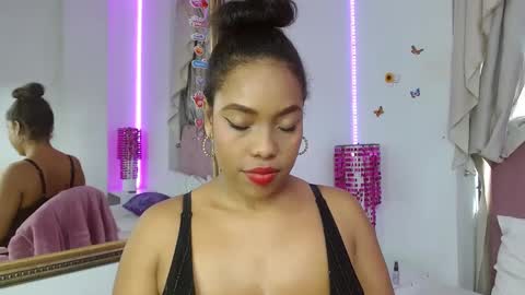 Saori Evans  online show from September 2025 10:23:02 PM