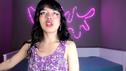 saphyralux online show from May 2026 10:04:02 PM