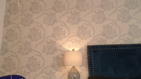 Sara online show from September 2025 08:33:01 PM