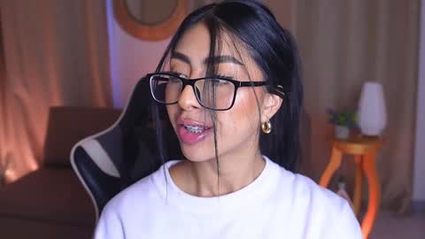 Sara  online show from January 2025 03:21:01 PM