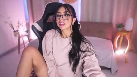 Sara  online show from February 2025 06:07:01 PM