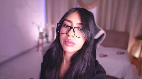 Sara  online show from February 2025 03:47:02 PM