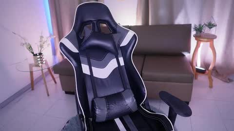 Sara  online show from February 2025 03:27:01 PM