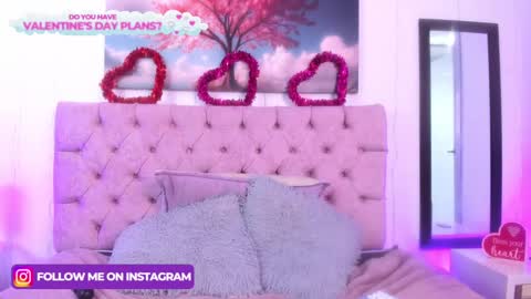 SARA ARIAS  online show from February 2025 11:58:01 PM