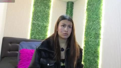 Snapshot of sara_blue13 chatting on February 2026 12:34:01 PM Sara online show from February 2026 12:34:01 PM