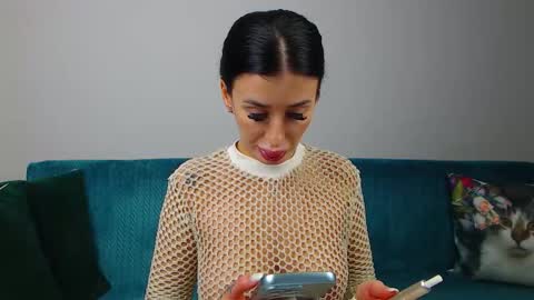 Im Sara I am happy to be here  online show from February 2026 06:00:02 PM