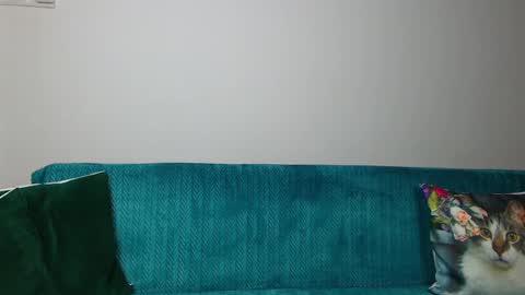 Im Sara I am happy to be here  online show from April 2026 05:58:02 AM