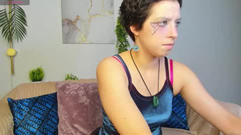 Sarah online show from November 2025 09:03:01 AM