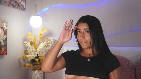  Sara Jones  online show from February 2026 07:01:02 PM