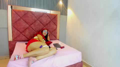 Snapshot of sara_lois chatting on October 2025 01:56:02 PM sara online show from October 2025 01:56:02 PM