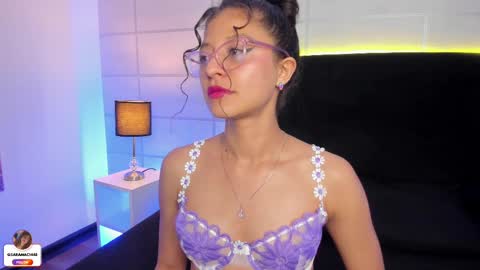 Sara  online show from September 2025 08:10:01 PM