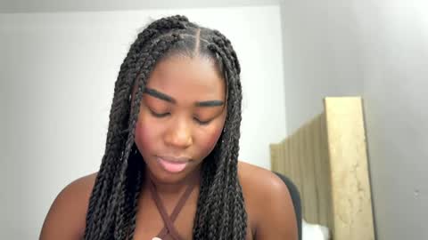 Sara online show from April 2026 07:00:01 PM