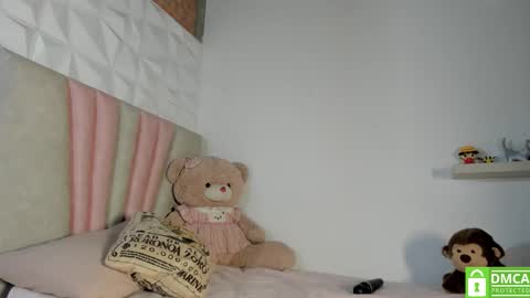 Sara  online show from March 2026 07:40:02 PM