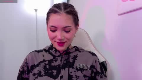 Sara online show from October 2025 02:12:02 PM