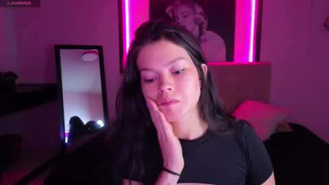 Snapshot of sara_valderrama_ chatting on February 2026 11:49:02 AM sara_valderrama_ online show from February 2026 11:49:02 AM