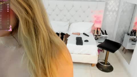 Saraa Gomez online show from February 2025 01:02:01 AM