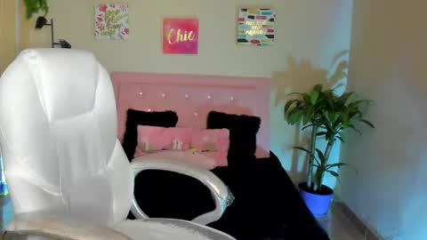 Sarah Ramirez online show from February 2025 11:52:01 AM