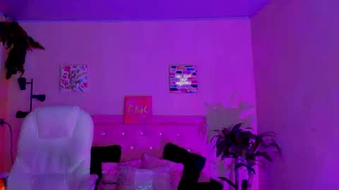 Sarah Ramirez online show from March 2025 09:27:02 PM
