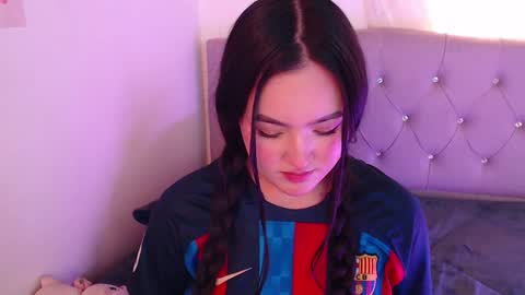 Snapshot of saraa_swett chatting on December 2024 05:44:01 PM online show from December 2024 05:44:01 PM