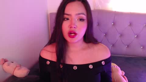 Snapshot of saraa_swett chatting on December 2024 02:33:01 PM online show from December 2024 02:33:01 PM