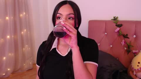 Snapshot of saraa_swett chatting on February 2025 05:31:01 PM online show from February 2025 05:31:01 PM