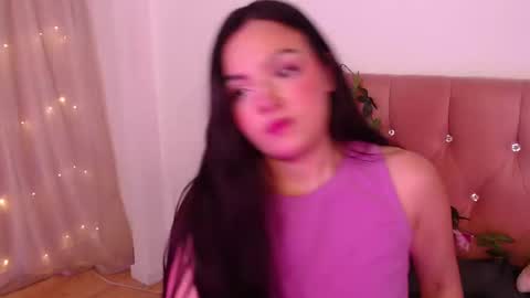 Snapshot of saraa_swett chatting on February 2025 02:22:02 PM online show from February 2025 02:22:02 PM