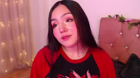 Snapshot of saraa_swett chatting on February 2025 02:20:02 PM online show from February 2025 02:20:02 PM