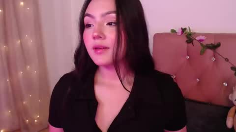 Snapshot of saraa_swett chatting on March 2025 02:26:01 PM online show from March 2025 02:26:01 PM