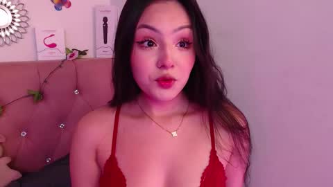 Snapshot of saraa_swett chatting on September 2025 04:00:01 PM online show from September 2025 04:00:01 PM