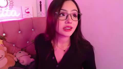 Snapshot of saraa_swett chatting on October 2025 02:42:02 PM online show from October 2025 02:42:02 PM