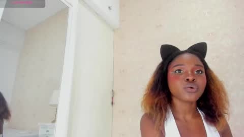 saraacollinss online show from February 2025 08:50:01 PM