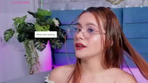 Snapshot of saraalvarezx chatting on July 2026 03:21:01 AM Sara Alvarezx online show from July 2026 03:21:01 AM