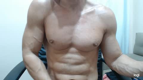 saradorj92 online show from February 2025 10:08:02 PM