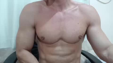 saradorj92 online show from September 2025 10:43:01 PM