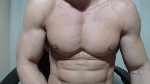 saradorj92 online show from April 2026 07:45:01 AM