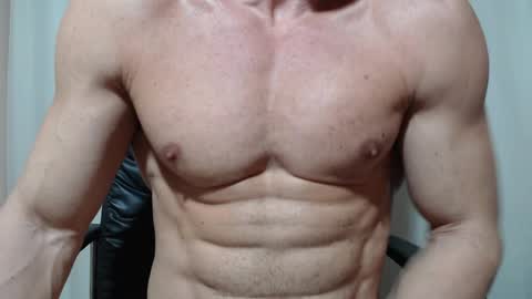 saradorj92 online show from April 2026 12:33:01 AM