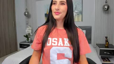 Snapshot of saragomez_1 chatting on May 2026 12:55:02 PM Sara Gomez online show from May 2026 12:55:02 PM