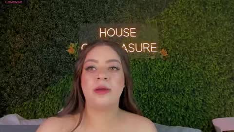 Sarah Bonneth online show from March 2026 10:51:01 AM