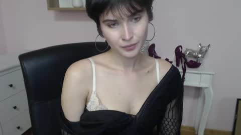 Snapshot of sarah_desire01 chatting on June 2026 04:38:02 PM Sarah online show from June 2026 04:38:02 PM
